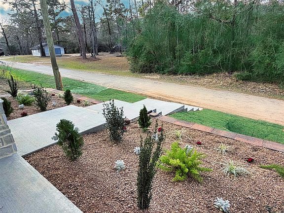 5th image of 410 Coast Loop