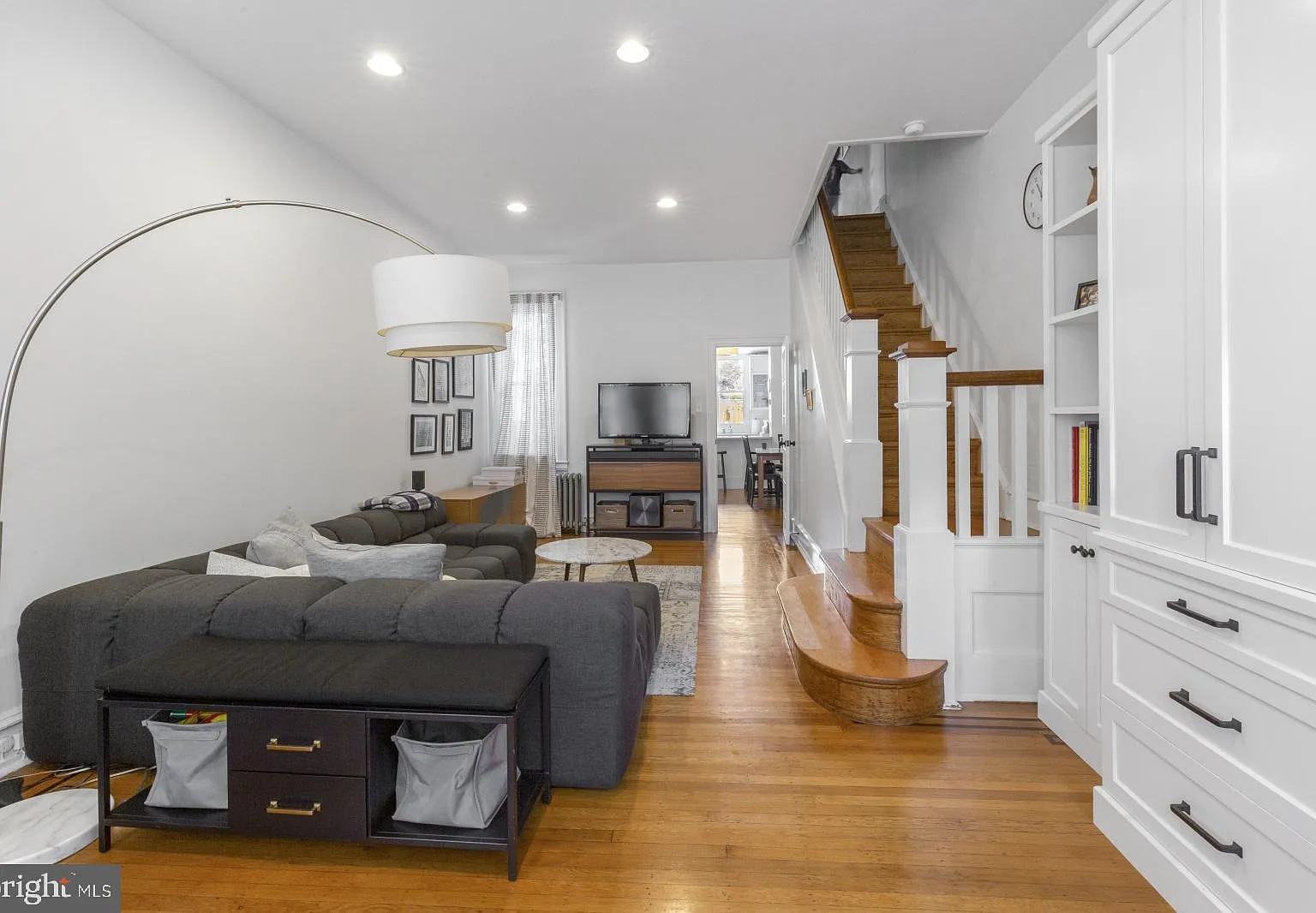 3 bed, 1.0 bath, 1352 sqft, $2,800 — Photo 4