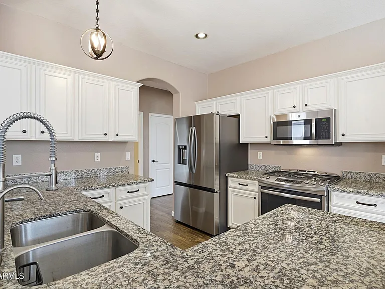 1724 W Deer Creek Rd — Photo 13