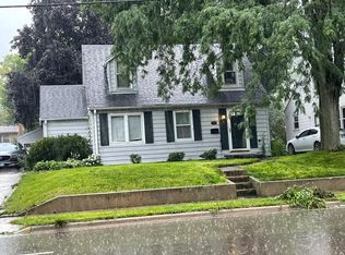 1505 N Linden St, Bloomington, IL 61701