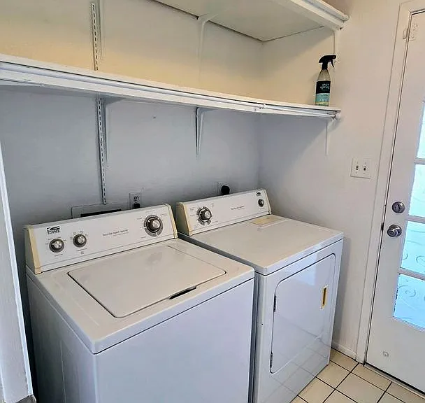 708 E Colgate Dr — Photo 15