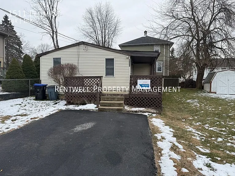 1511 Plum St — Photo 3