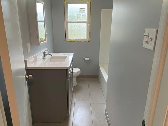 5th image of 15140 Lennane St
