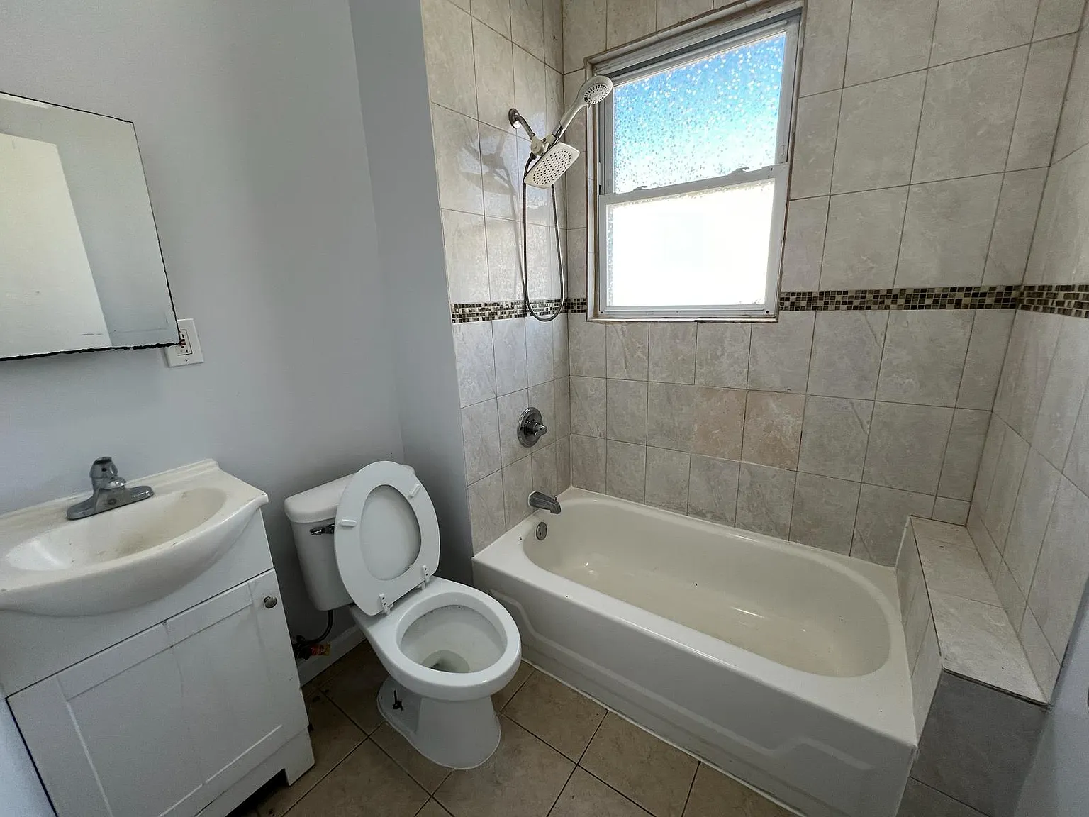 3 bed, 1.5 bath, 1500 sqft, $2,650 — Photo 4