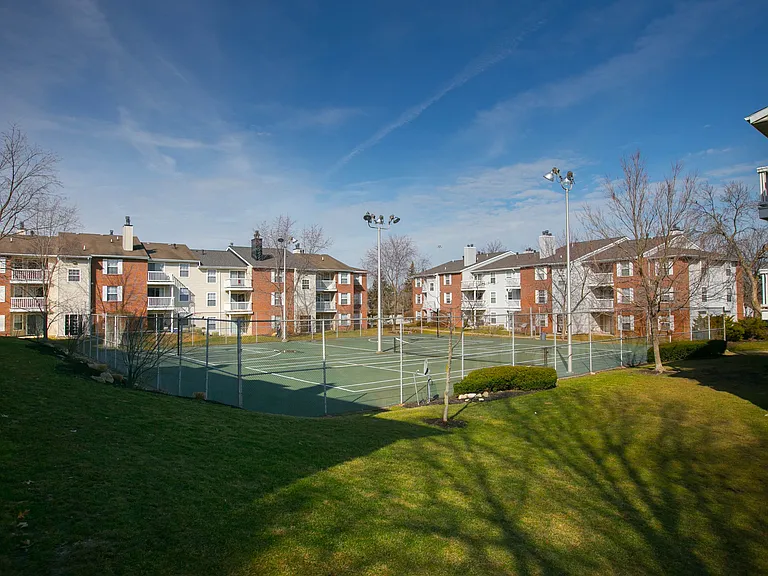 Hunter's Chase Apartments — Photo 13