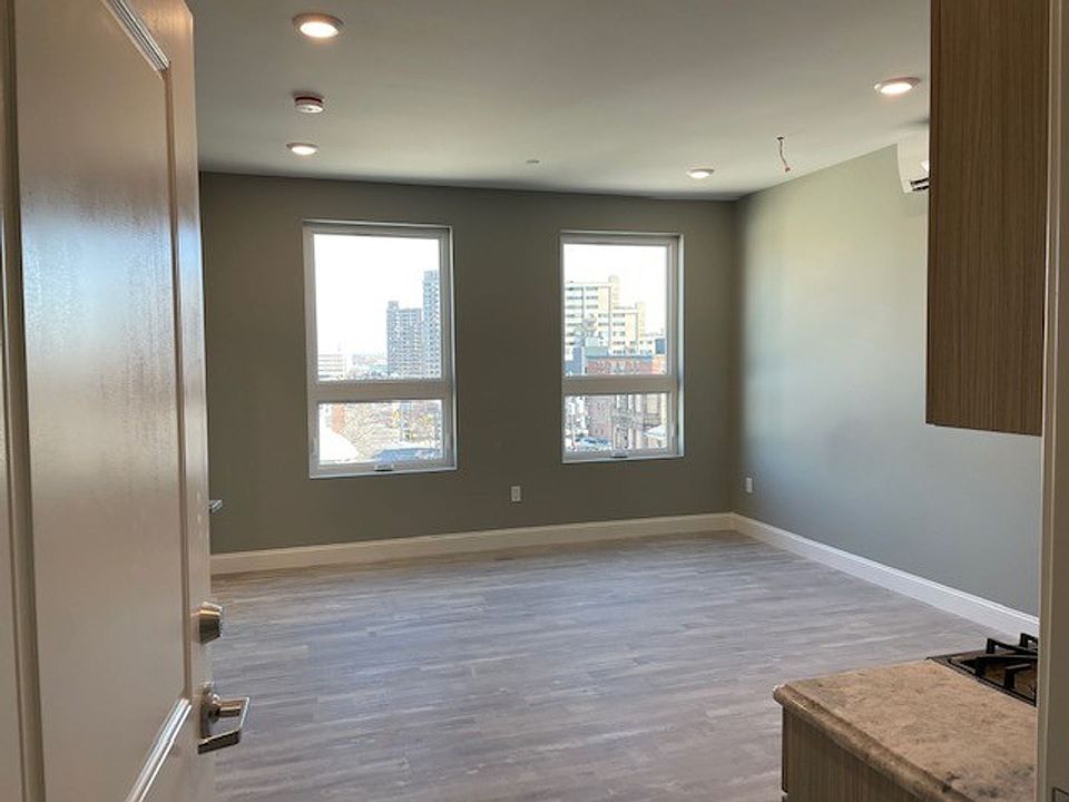 1st image of 177 Shirley Ave #204