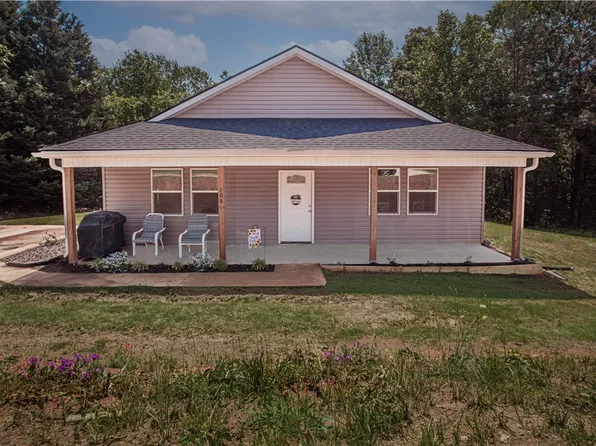 106 Golden Springs Ln, Liberty, SC 29657