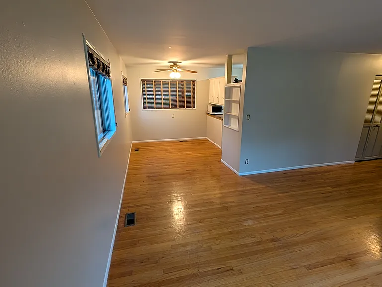 2734 Hampshire Rd — Photo 10