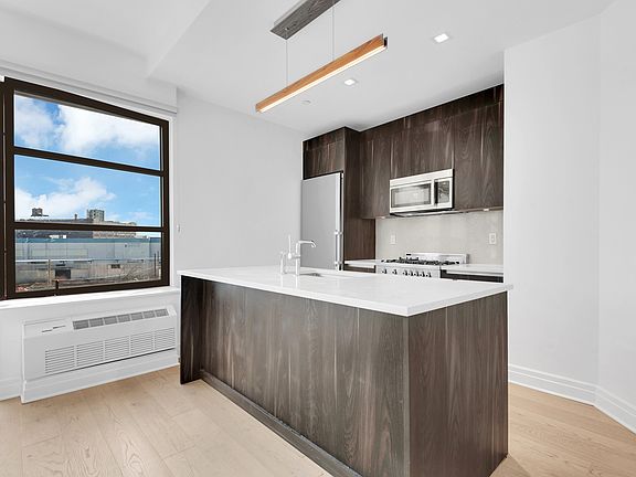 5th image of 1333 Jackson Ave #4D