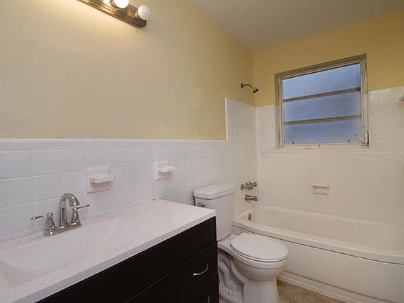 5th image of 371 W Dayton Cir