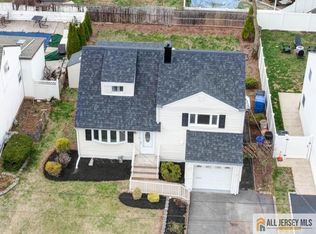 197 McFarlane Rd, Colonia, NJ 07067