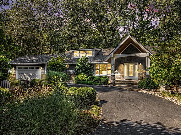 2nd image of 16372 Meadow Wood Dr