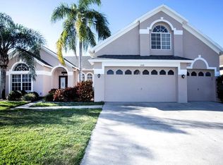 1530 Crooked Stick Dr, Valrico, FL 33596