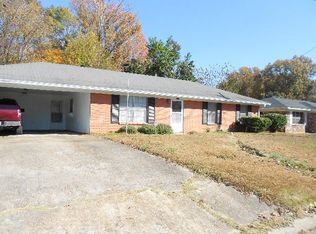 300 Azalea Ln, Vicksburg, MS 39180