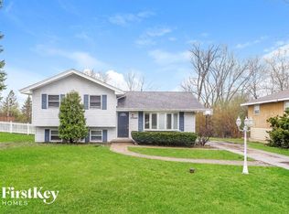 27W040 Hickory Ln, West Chicago, IL 60185