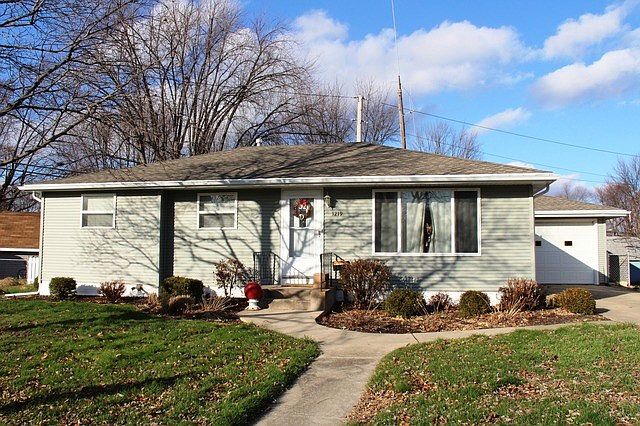 1st image of 1219 Riverlane Dr