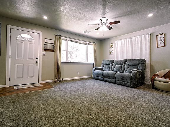 4th image of 316 W 5th St