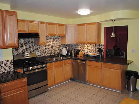2nd image of 7410 N Oakley Ave APT 2A