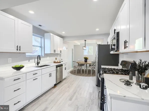 9 Avenal Rd, Baltimore, MD 21221