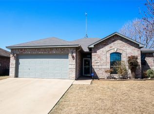1833 N Sandpiper Dr, Weatherford, TX 76088