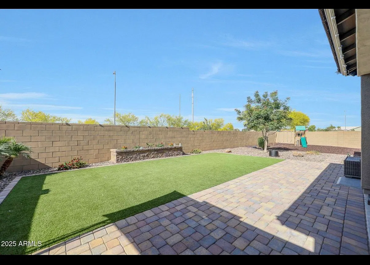 7512 W Warner St — Photo 3