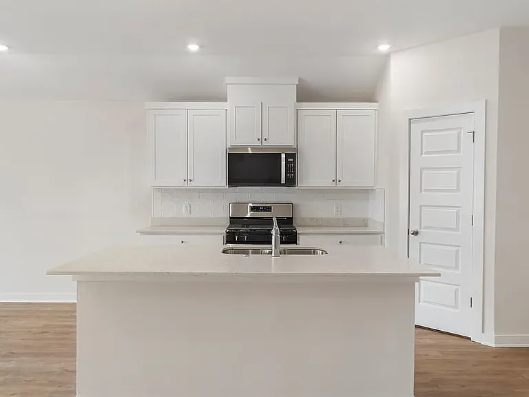 4791 W Folsom St — Photo 4