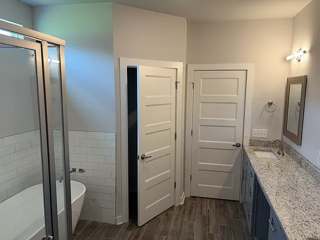 304 Henderson St — Photo 11