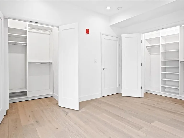 197 Vine St #2 — Photo 16