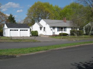 12 Macarthur Blvd, Danvers, MA 01923