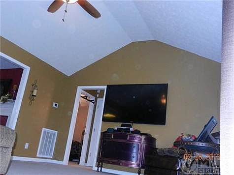 3rd image of 106 Roberts Dr