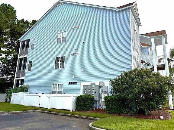 4th image of 111 Fountain Pointe Ln. #201