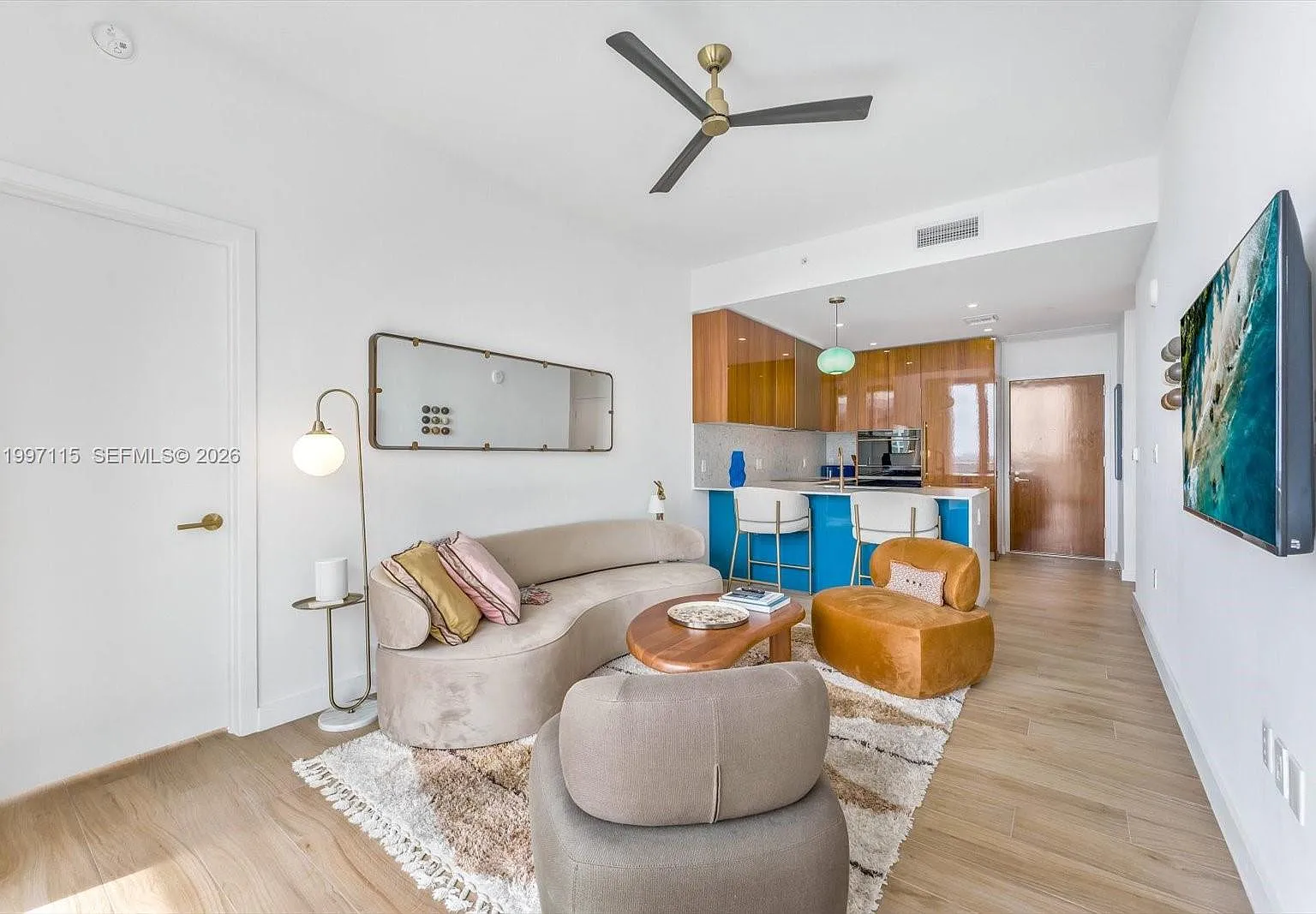 2 bed, 2.0 bath, 845 sqft, $10,000 — Photo 3