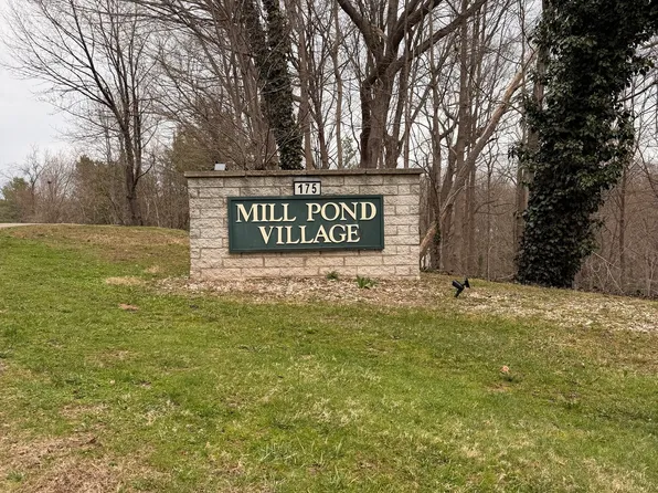 175 Mill Pond Rd, Hamden, CT 06514