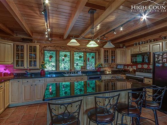 5th image of 815 Grande Oaks Dr