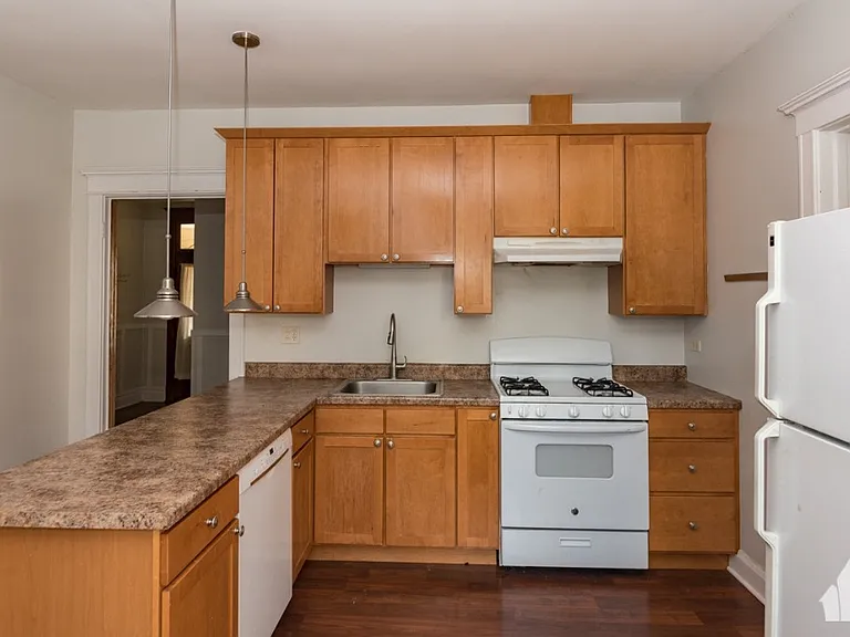 4008-1 N Southport Ave — Photo 13