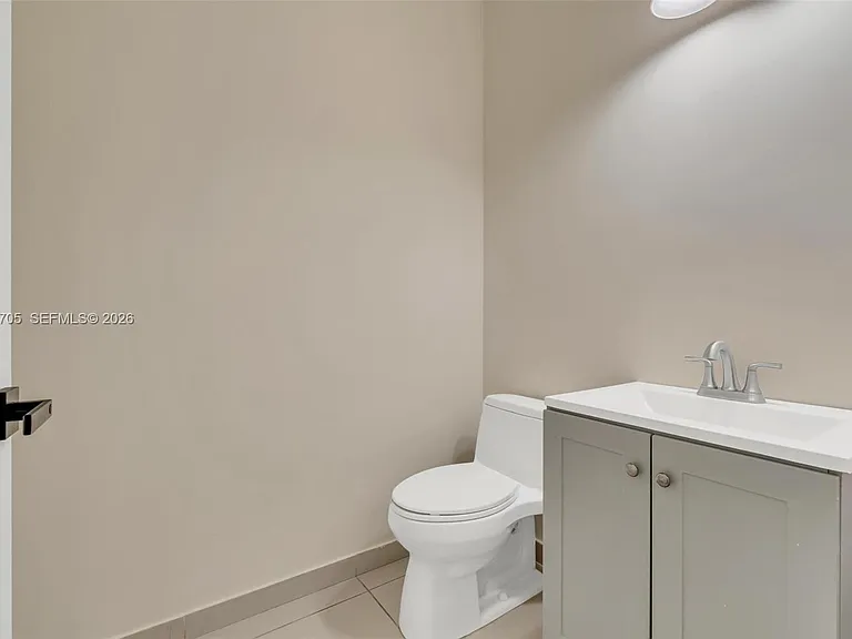 10204 NW 86th St — Photo 32