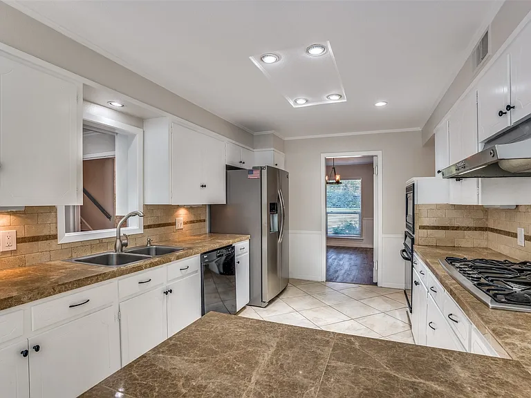 10534 Royal Springs Dr — Photo 8