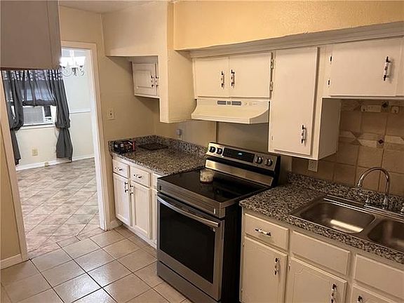 4th image of 4102 Paris Ave #A