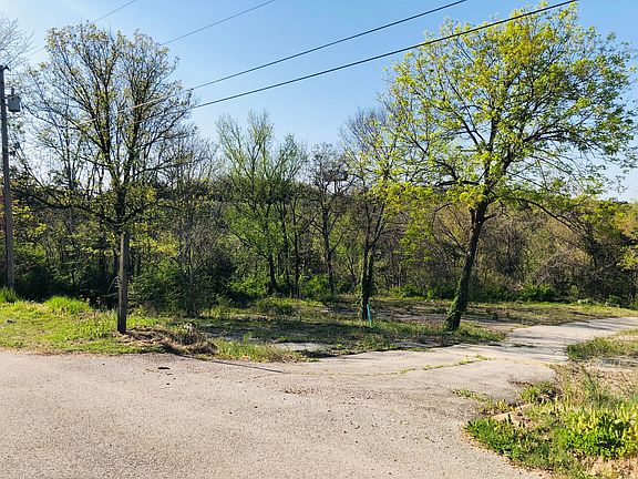 3rd image of 140-142 2nd Street