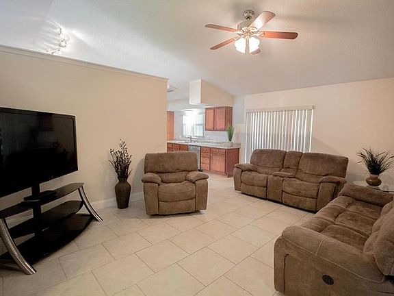 3rd image of 1425 Hartley Ct