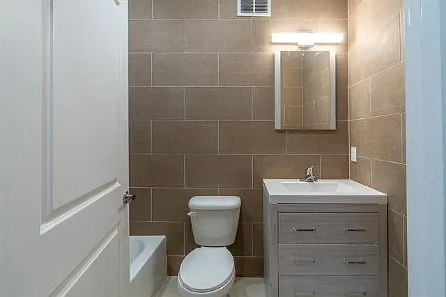 170 Webster Ave #1 — Photo 13