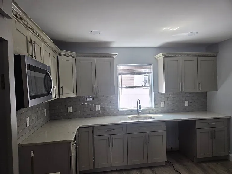 87 Lexington Ave — Photo 3