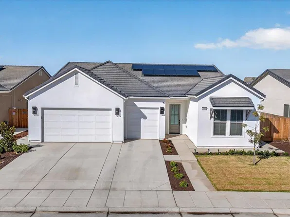 702 Atlantica Dr S, Madera, CA 93636