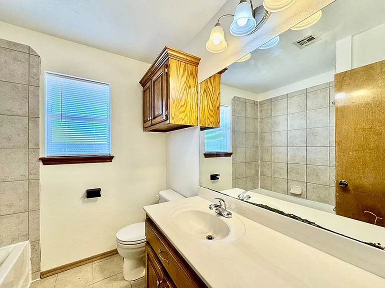 8221 Greer Way — Photo 30