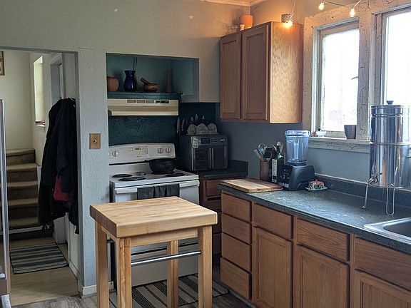 5th image of 1207 Carolina St