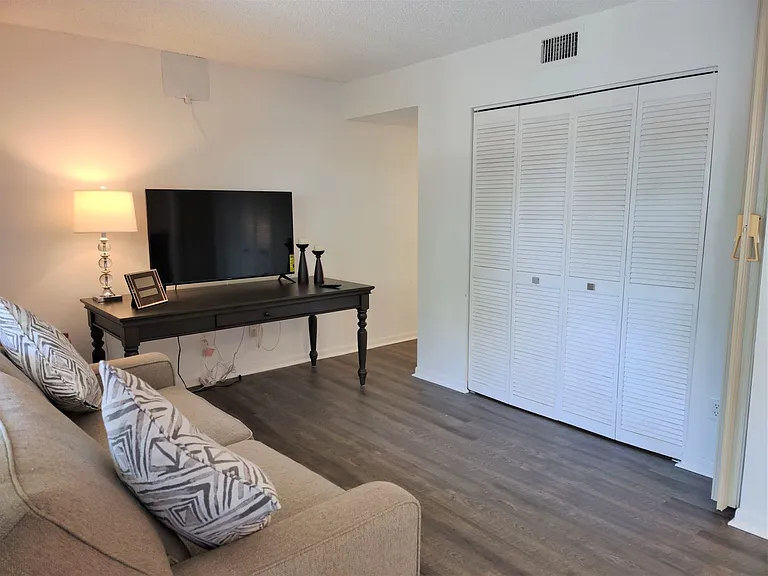 650 Bird Bay Dr E #105 — Photo 12