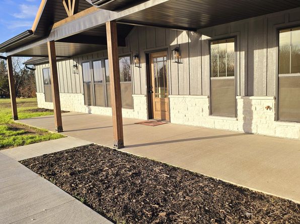15850 N Golden Eagle Ct, Wooldridge, MO 65287