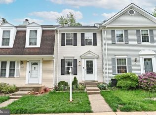 23 Palmer Ct, Sterling, VA 20165