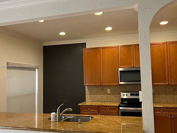 2nd image of 204 Monterey Worth