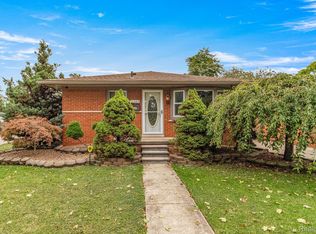 4403 Harding St, Dearborn Heights, MI 48125